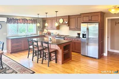 882 Avery Street, South Windsor, CT 06074 - Photo 3