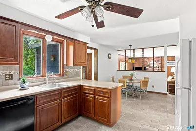 39 Berkshire Way, Simsbury, CT 06070 - Photo 13