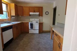 371 Fairwood Rd, Bethany, CT 06524 - Photo 3