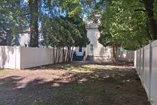 15 Simpson St, Hartford, CT 06112 - Photo 27