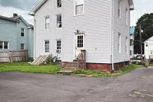 18 S 1st St, Meriden, CT 06451 - Photo 3