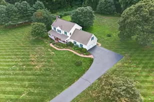 13 High Field Ln, Chester, CT 06412 - Photo 3