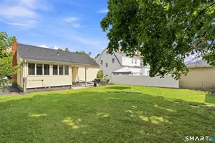 21 Cromwell St, Hartford, CT 06114 - Photo 21