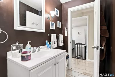 21 Cromwell Street, Hartford, CT 06114 - Photo 11