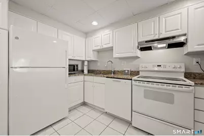 779 Prospect Avenue #C8, West Hartford, CT 06117 - Photo 5