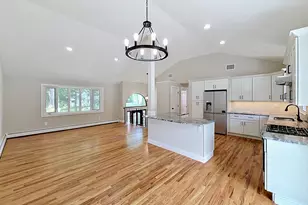 146 Cambridge Dr, Glastonbury, CT 06033 - Photo 5