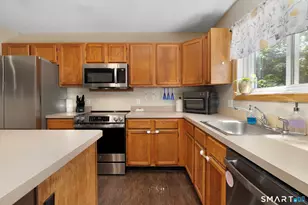 32 Deanna Dr, Griswold, CT 06351 - Photo 5