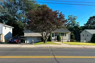 264 Pearl Lake Rd, Waterbury, CT 06706 - Photo 1