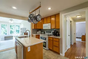 21 Overland St, Manchester, CT 06040 - Photo 5