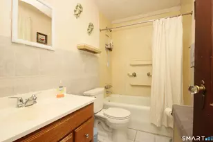 1125 Lindley St, Bridgeport, CT 06606 - Photo 25