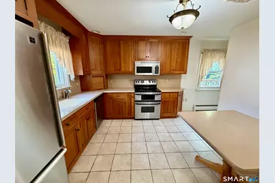 40 Old Colony Drive, Waterbury, CT 06708 - Photo 9