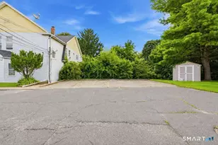 33 Vista Pl, Waterbury, CT 06708 - Photo 3