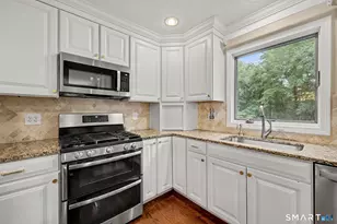 404 Narrow Ln, Orange, CT 06477 - Photo 11