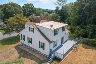 11 Hunt St, Norwich, CT 06360 - Photo 5