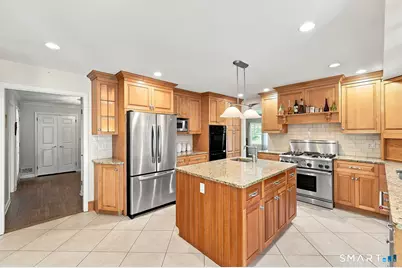 570 Burr Street, Fairfield, CT 06824 - Photo 19