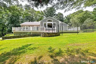 570 Burr St, Fairfield, CT 06824 - Photo 3