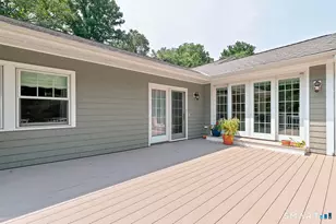 570 Burr St, Fairfield, CT 06824 - Photo 5