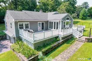 570 Burr St, Fairfield, CT 06824 - Photo 9