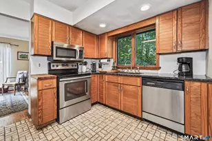 459 Bayberry Dr, Thomaston, CT 06787 - Photo 9