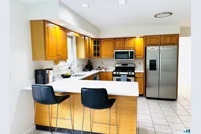 175 Meadows End Road, Milford, CT 06460 - Photo 5
