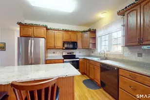 12 Ross Way, Windsor Locks, CT 06096 - Photo 5