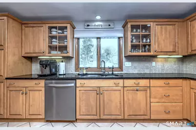 240 Quenby Place, Stratford, CT 06614 - Photo 15