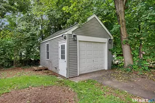 24 Beacon St, Hamden, CT 06514 - Photo 33