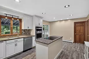 7 Friar Tuck Dr, Ledyard, CT 06335 - Photo 9