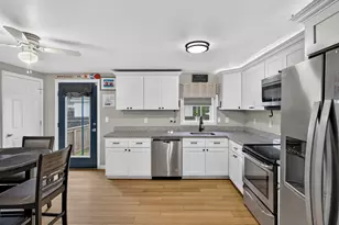 8 W Arch St, Stonington, CT 06379 - Photo 9