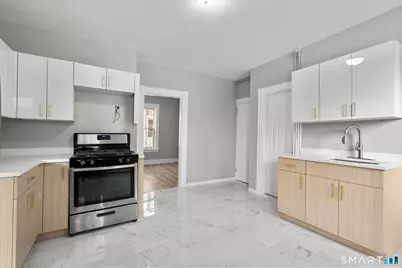 30 North Walnut Street, Waterbury, CT 06704 - Photo 5