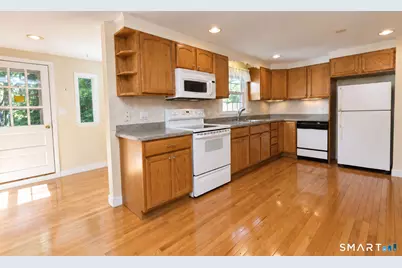 19 Crestwood Circle, Farmington, CT 06032 - Photo 7