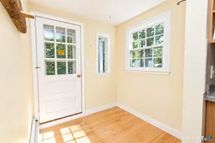 19 Crestwood Cir, Farmington, CT 06032 - Photo 3