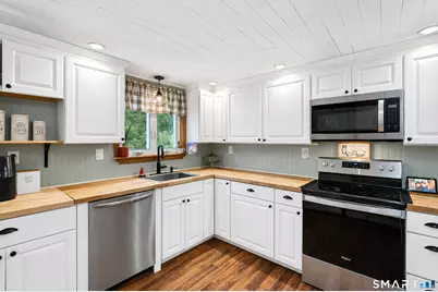 24 Bailey Avenue, Wallingford, CT 06492 - Photo 5