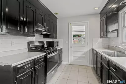 115 Forestview Road, Bridgeport, CT 06606 - Photo 13