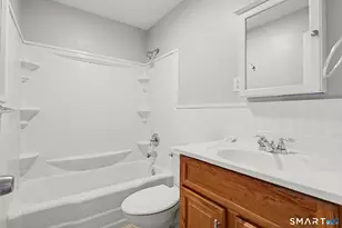 115 Forestview Rd, Bridgeport, CT 06606 - Photo 27