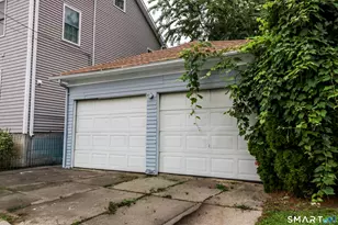 204 Savoy St, Bridgeport, CT 06606 - Photo 5