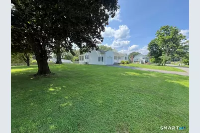 21 Brookfield Meadows Road, Brookfield, CT 06804 - Photo 3