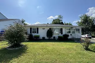 879 Congress Ave, Waterbury, CT 06708 - Photo 1
