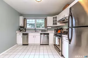 2390 State St, Hamden, CT 06517 - Photo 17