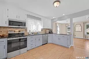15 Ridgewood St, Bristol, CT 06010 - Photo 7