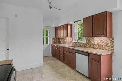 31 Smith Street, West Haven, CT 06516 - Photo 5