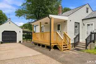 134 Oxford Dr, East Hartford, CT 06118 - Photo 3