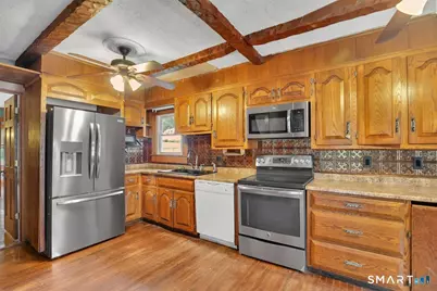 318 Middle Turnpike East, Manchester, CT 06040 - Photo 11