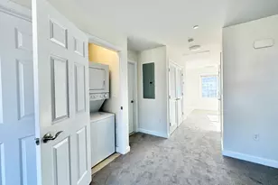 36 Fairgate Dr, Stamford, CT 06902 - Photo 3