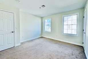 36 Fairgate Dr, Stamford, CT 06902 - Photo 9
