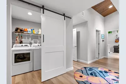 36 Bainton Road, West Hartford, CT 06117 - Photo 15