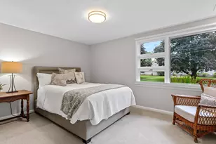 36 Bainton Rd, West Hartford, CT 06117 - Photo 27