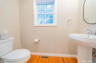 9 Englewood Ave, West Hartford, CT 06110 - Photo 11