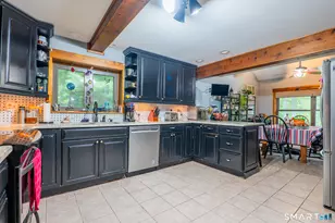 19 Vidich Ln, Naugatuck, CT 06770 - Photo 7