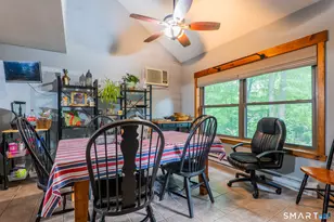 19 Vidich Ln, Naugatuck, CT 06770 - Photo 5